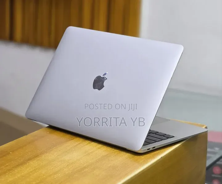 New Laptop Apple MacBook Pro 2021 M1 8GB SSD 256GB