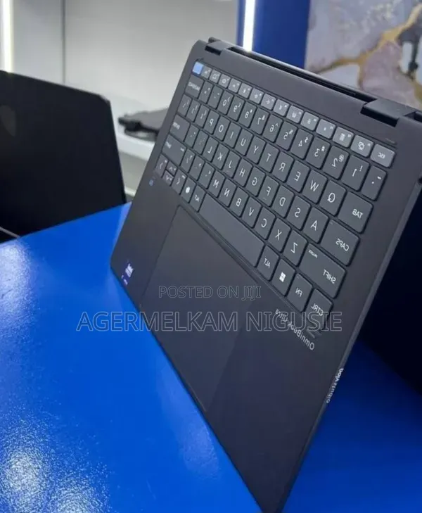 New Laptop HP OmniBook 3 32GB Intel Core Ultra 7 SSD 1T