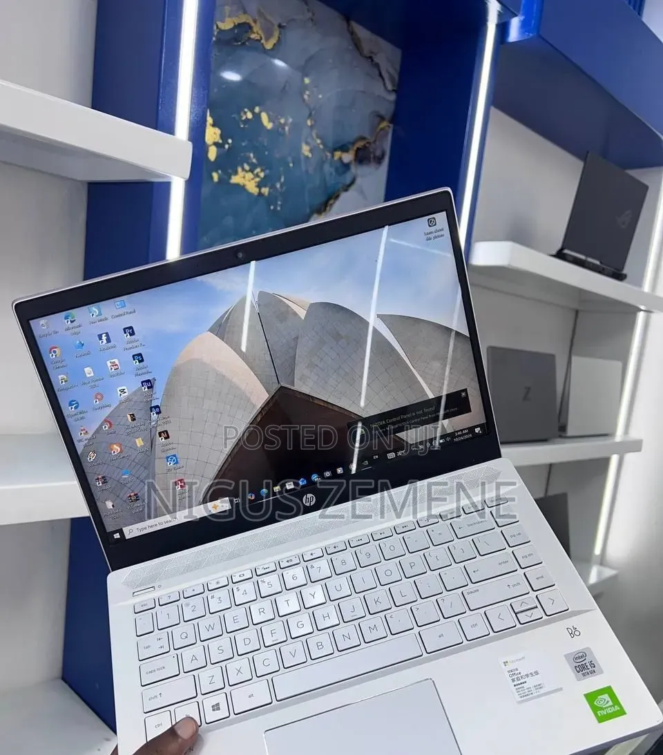 New Laptop HP Pavilion 15 8GB Intel Core i5 SSD 512GB