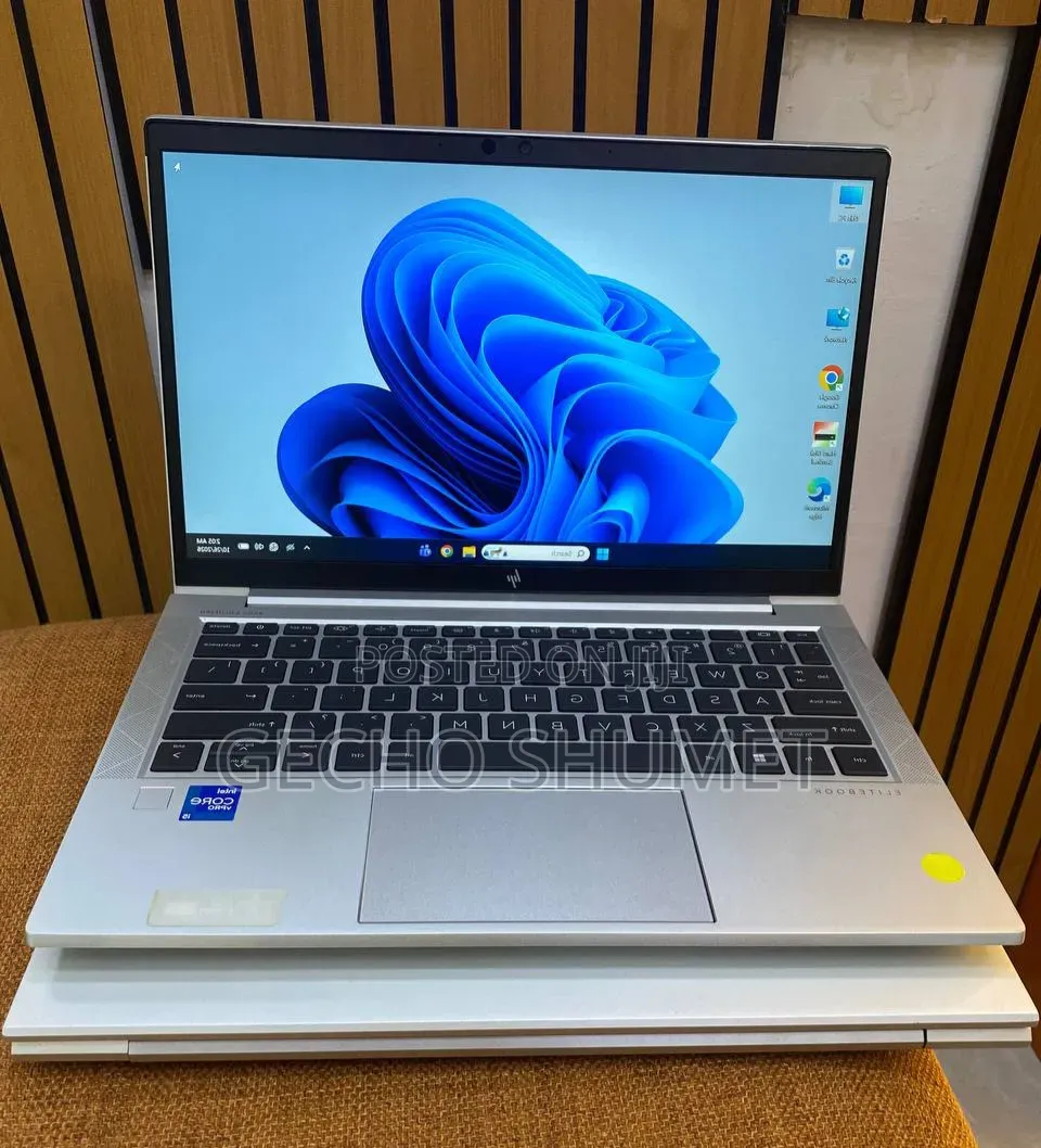 New Laptop HP EliteBook 830 G8 16GB Intel Core i5 SSD 512GB