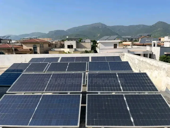 Solar Panels Hybrid Invertor and Lithium Ion Batteries