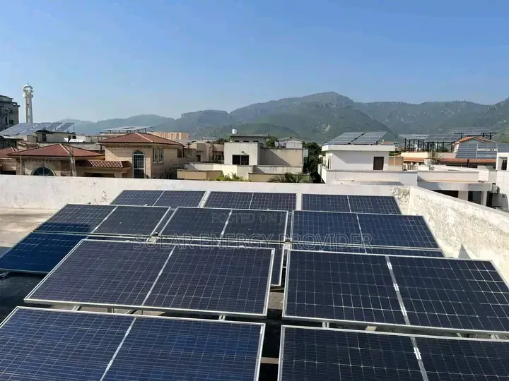 Solar Panels Hybrid Invertor and Lithium Ion Batteries
