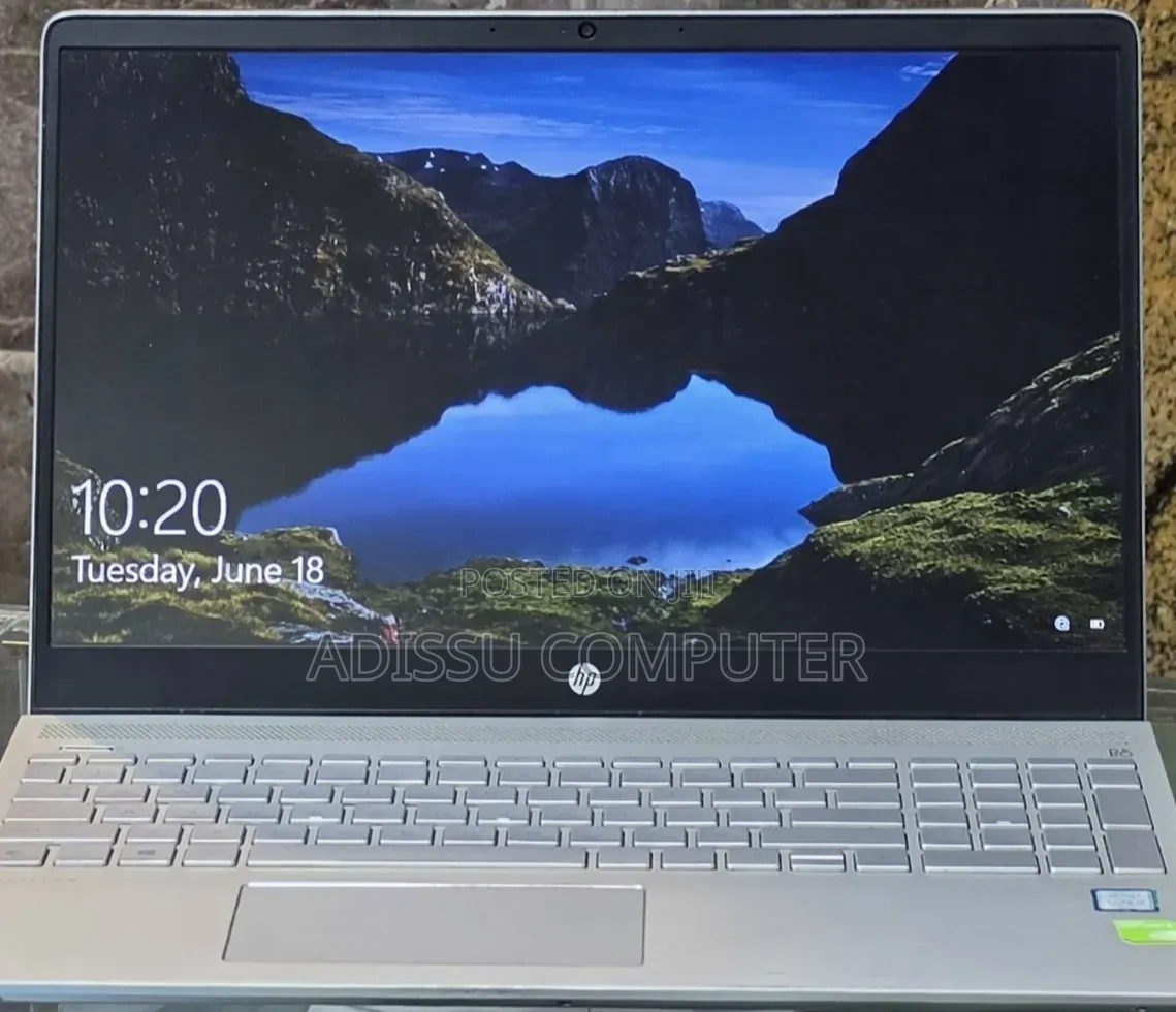 New Laptop HP Pavilion 15 8GB Intel Core i5 SSD 256GB