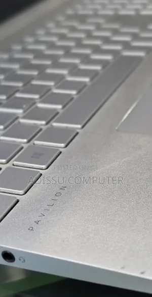 New Laptop HP Pavilion 15 8GB Intel Core i5 SSD 256GB