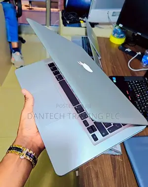 Laptop Apple MacBook Pro 16GB Intel Core i5 SSD 256GB