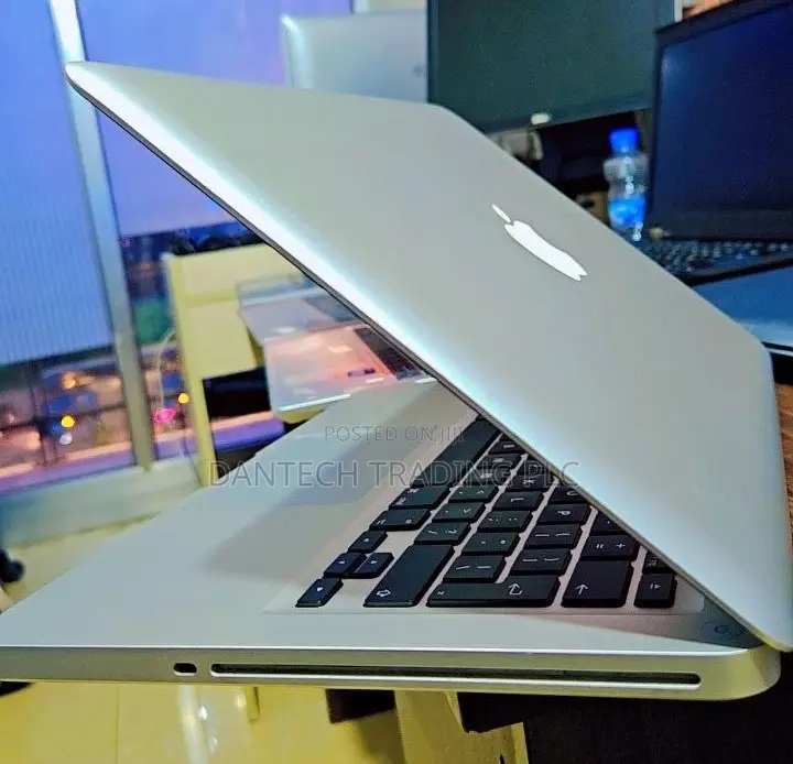 Laptop Apple MacBook Pro 16GB Intel Core i5 SSD 256GB