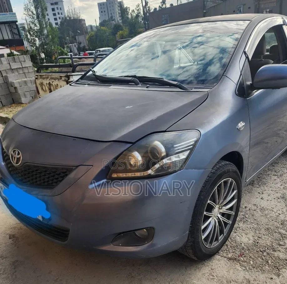 Toyota Yaris 2011 Blue