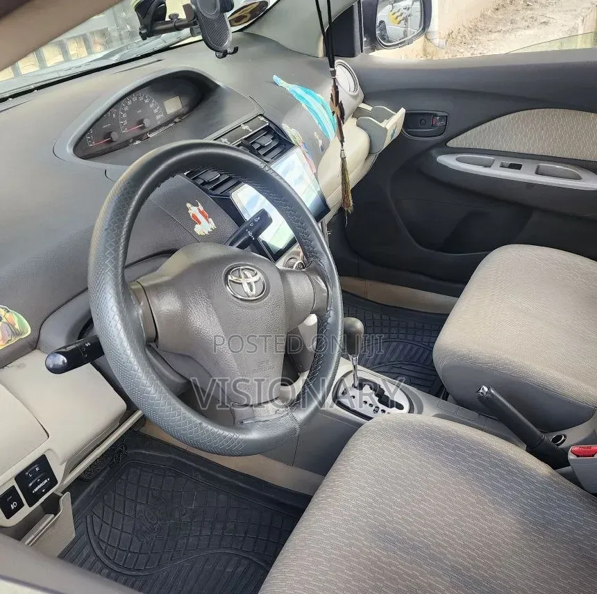 Toyota Yaris 2011 Blue