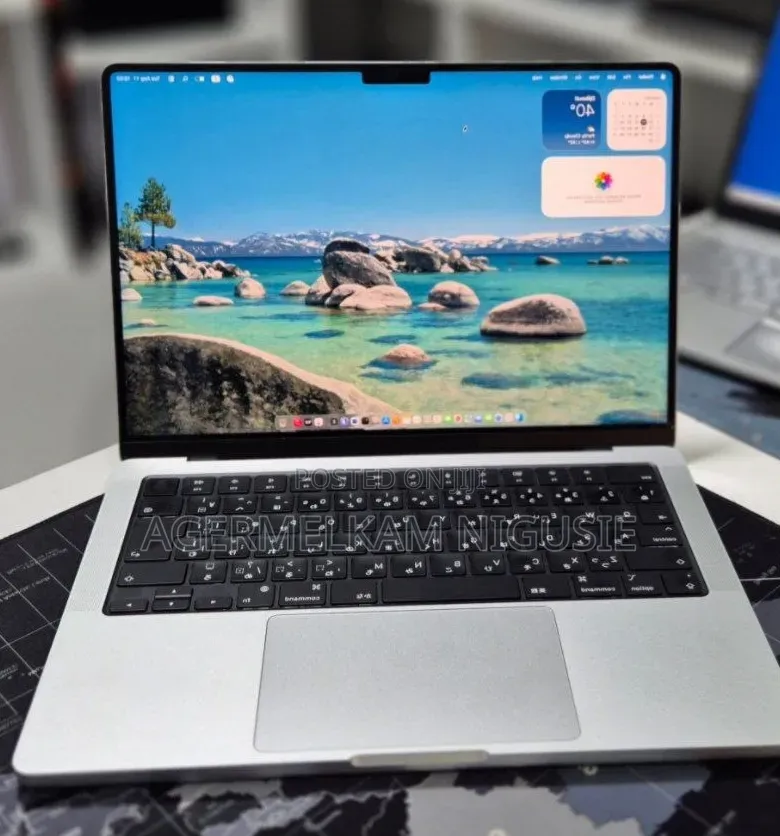 New Laptop Apple MacBook 16GB AMD A10 SSD 512GB