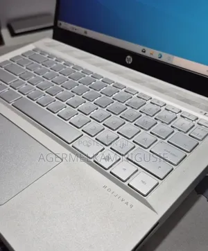 New Laptop HP Pavilion 14 8GB Intel Core i5 SSD 256GB