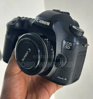 Canon 5D Mark3 With 40mm F/2.8 Lens
