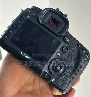 Canon 5D Mark3 With 40mm F/2.8 Lens
