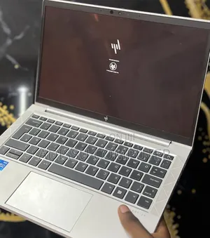 New Laptop HP EliteBook 830 G8 16GB Intel Core i5 SSD 512GB