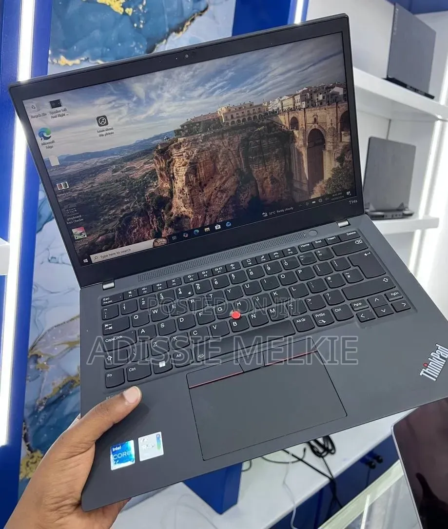 New Laptop Lenovo ThinkPad T14 16GB Intel Core i5 SSD 512GB