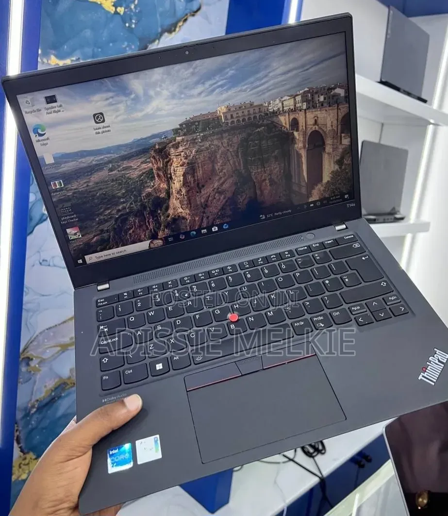 New Laptop Lenovo ThinkPad T14 16GB Intel Core i5 SSD 512GB