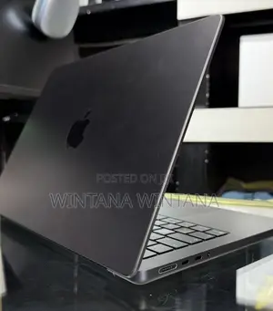 New Laptop Apple MacBook Pro 2025 M5 16GB Apple M5 SSD 512GB
