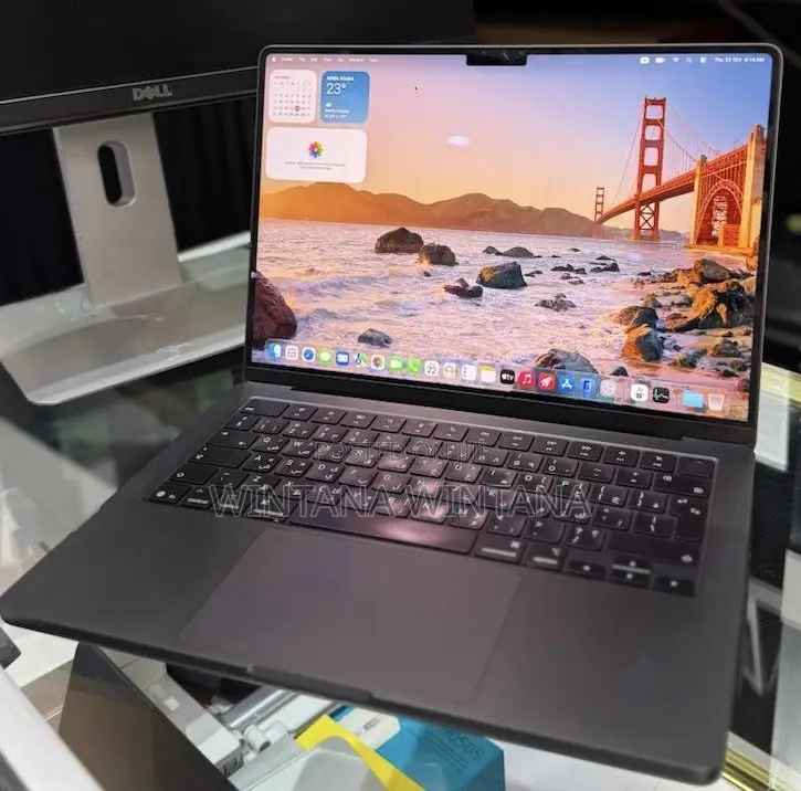 New Laptop Apple MacBook Pro 2025 M5 16GB Apple M5 SSD 512GB