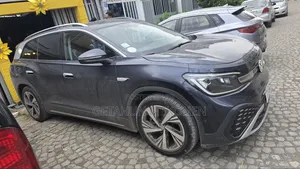 Volkswagen ID.6 2023 Blue