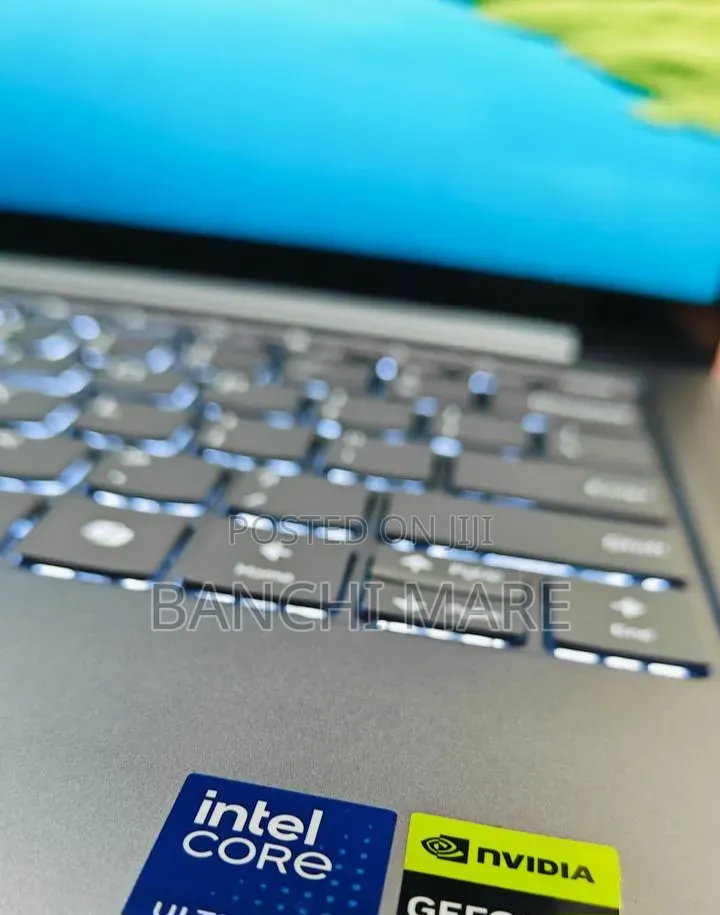 New Laptop Lenovo Yoga 9 16GB Intel Core Ultra 7 SSD 512GB