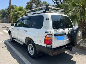 Toyota Land Cruiser HDJ 100 1999 White