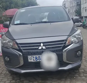 Mitsubishi Attrage 2021 Silver