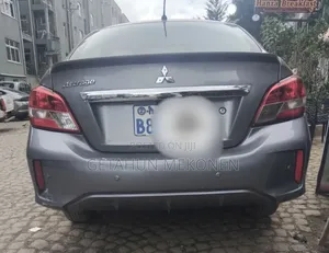 Mitsubishi Attrage 2021 Silver
