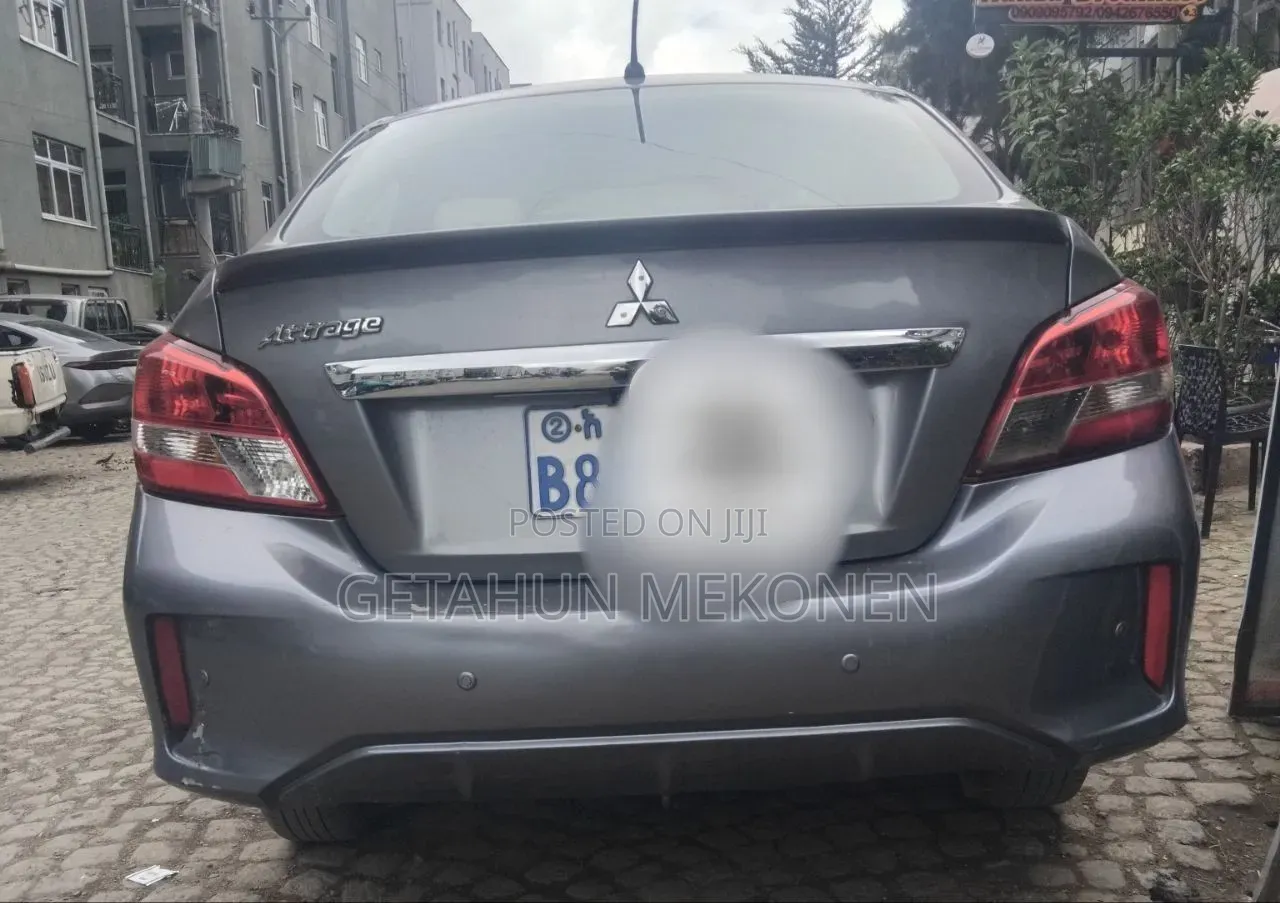 Mitsubishi Attrage 2021 Silver