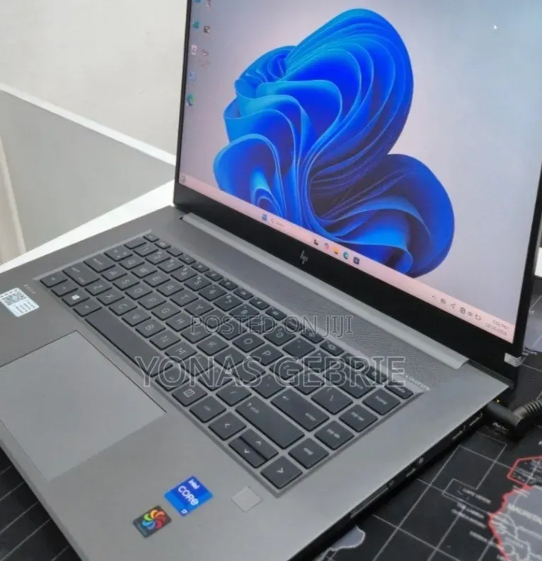 New Laptop HP 32GB Intel Core i7 SSD 1T