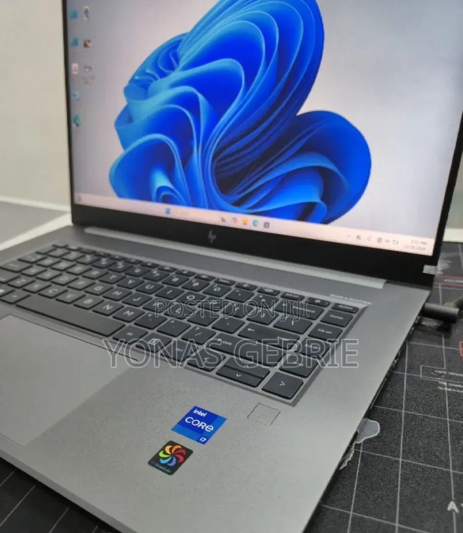 New Laptop HP 32GB Intel Core i7 SSD 1T