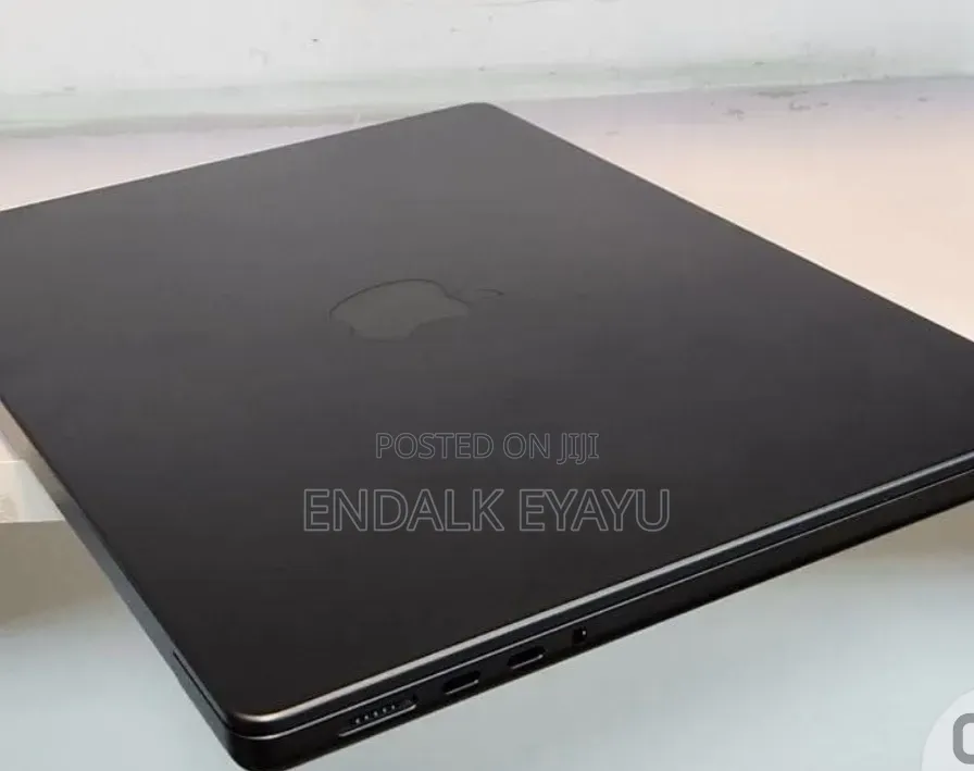 New Laptop Apple MacBook Pro 2025 M5 16GB Apple M5 Pro SSD 512GB