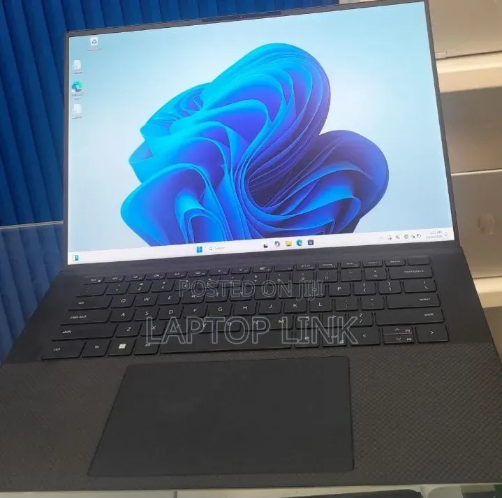 New Laptop Dell XPS 15 16GB Intel Core i7 SSD 512GB