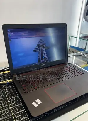 New Laptop Dell Inspiron 15 5577 16GB Intel Core i7 SSD 512GB