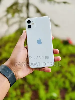 New Apple iPhone 11 64 GB White