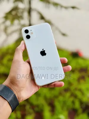 New Apple iPhone 11 64 GB White