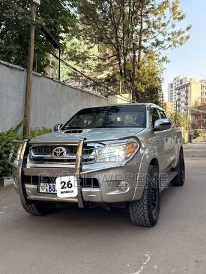 Toyota Hilux 2010 Silver
