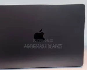 New Laptop Apple MacBook Pro 2025 M5 16GB Apple M5 Pro SSD 512GB