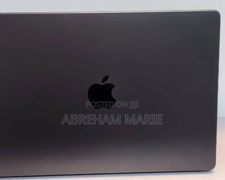 New Laptop Apple MacBook Pro 2025 M5 16GB Apple M5 Pro SSD 512GB