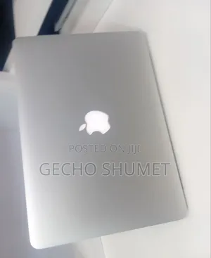 New Laptop Apple MacBook Pro 8GB SSD 256GB