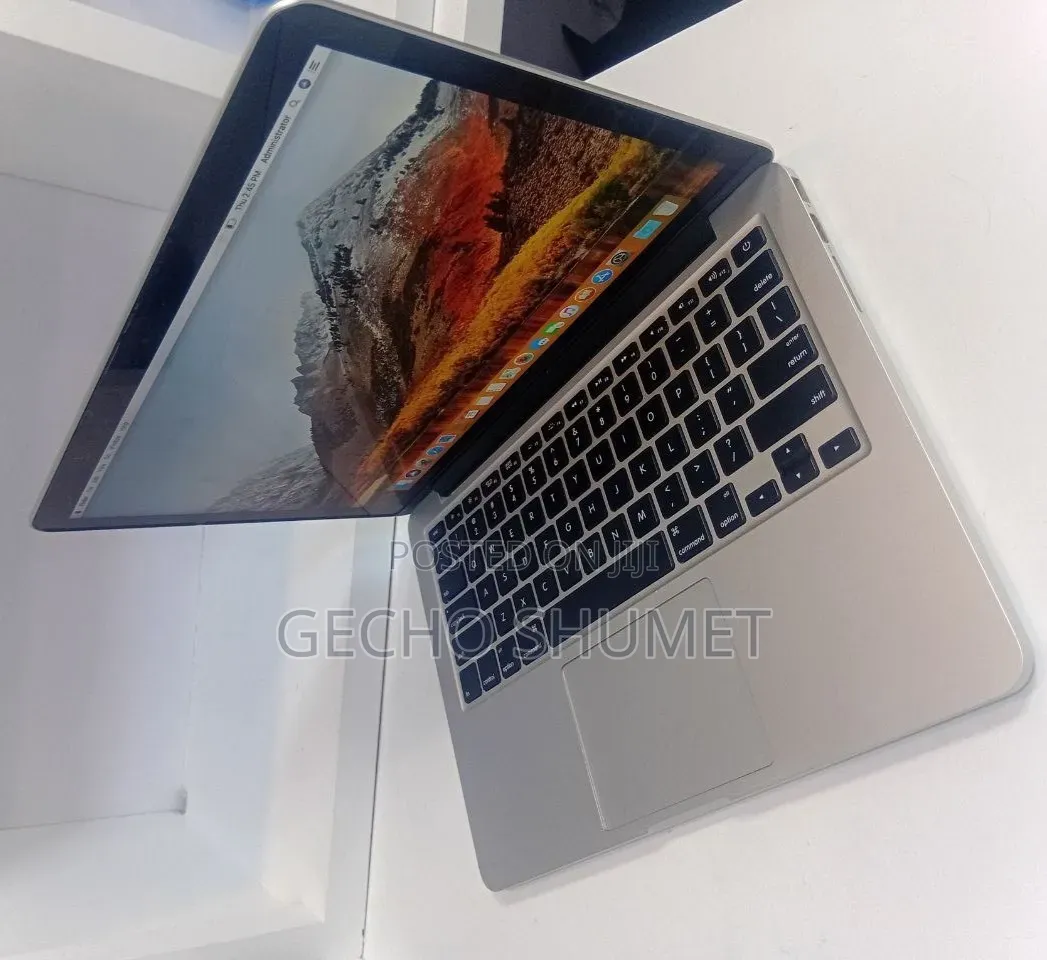 New Laptop Apple MacBook Pro 8GB SSD 256GB