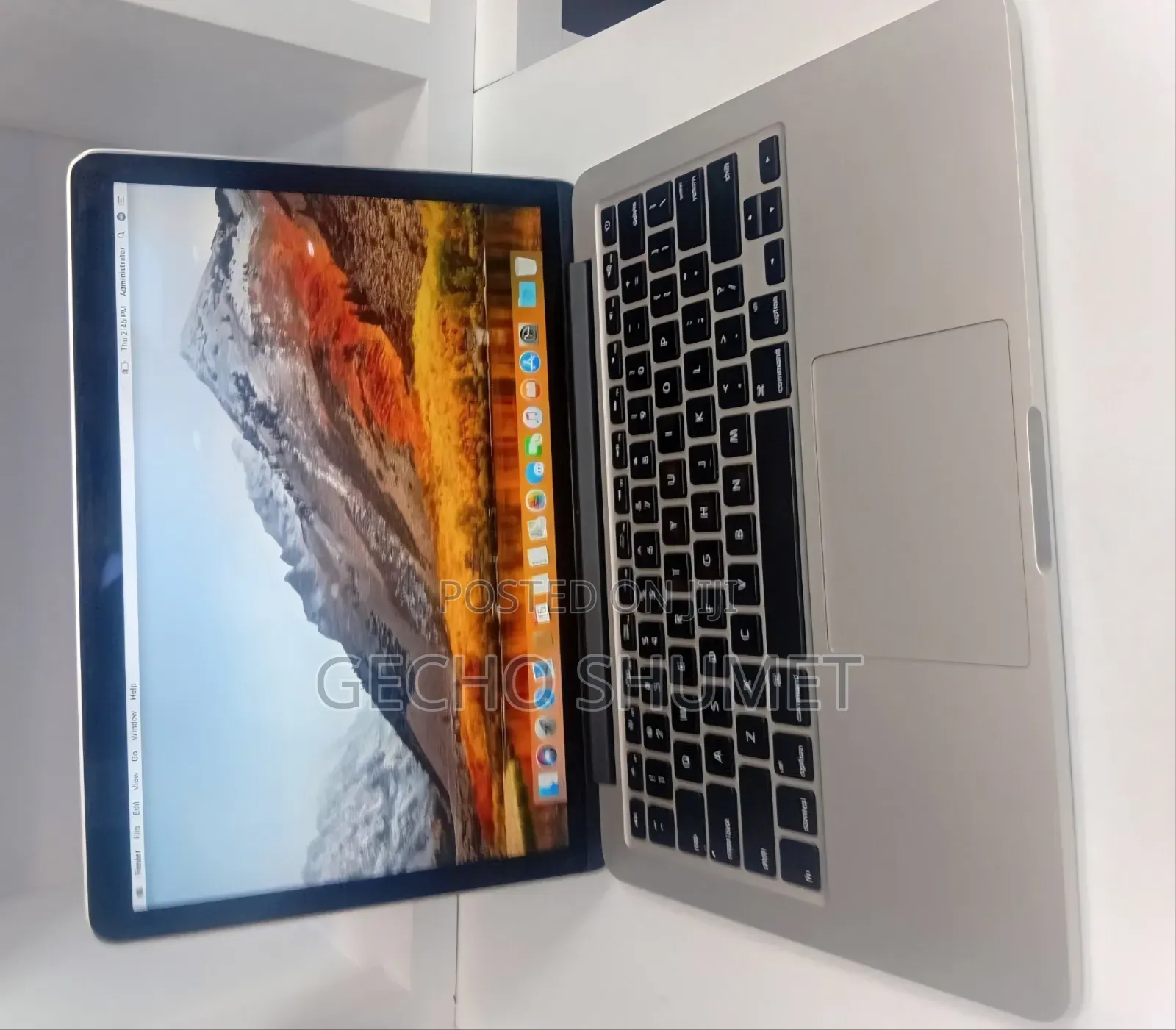 New Laptop Apple MacBook Pro 8GB SSD 256GB