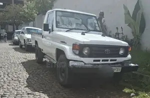 Toyota Land Cruiser 90 1997 White