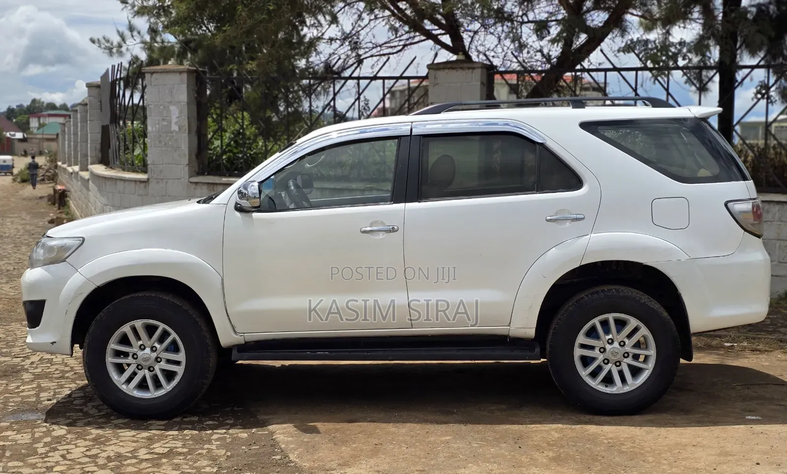 Toyota Fortuner 2.7 AWD 2012 White