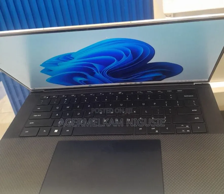 New Laptop Dell XPS 15 16GB Intel Core i7 SSD 512GB
