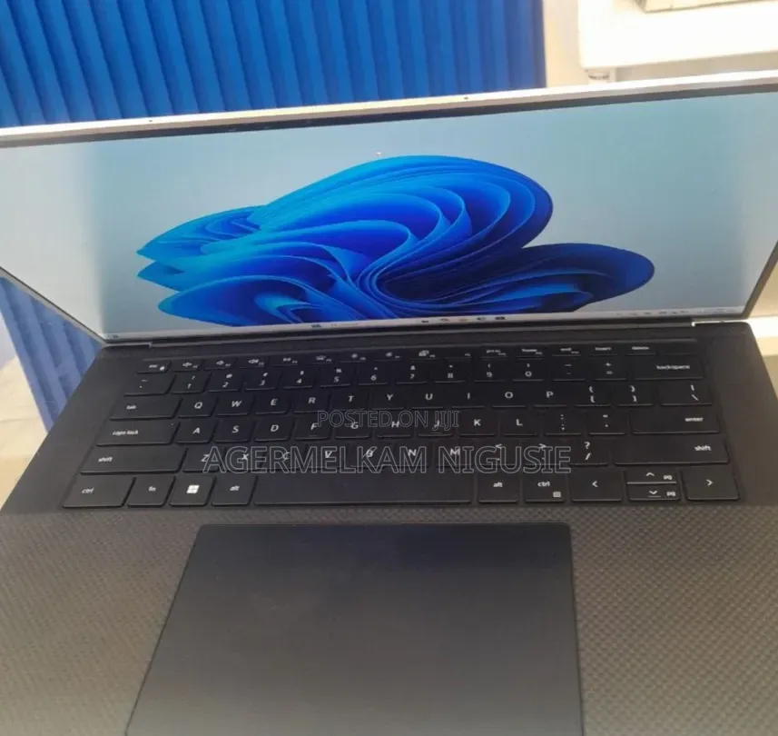 New Laptop Dell XPS 15 16GB Intel Core i7 SSD 512GB
