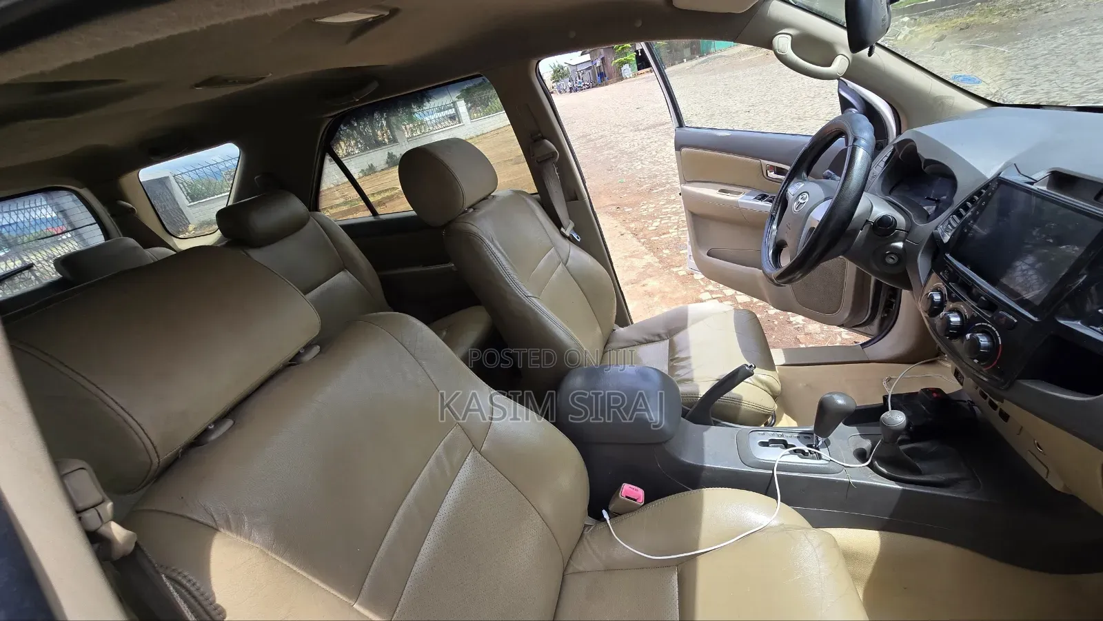 Toyota Fortuner 2.7 AWD 2012 White