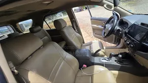 Toyota Fortuner 2.7 AWD 2012 White