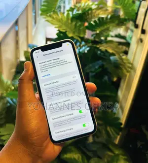 Apple iPhone 11 64 GB White
