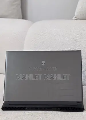 New Laptop Alienware M18 R2 32GB Intel Core i9 SSD 2T