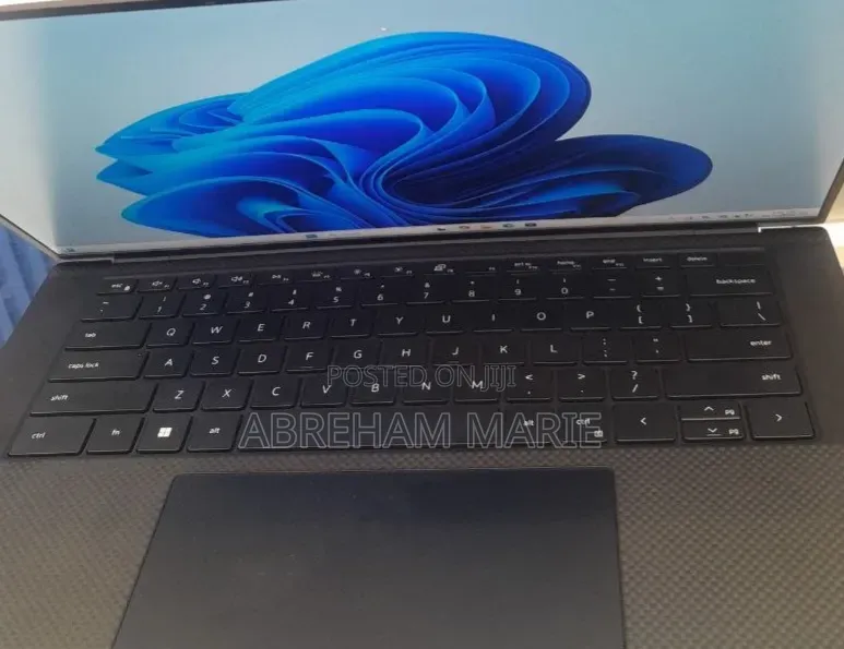 New Laptop Dell XPS 15 16GB Intel Core i7 SSD 512GB