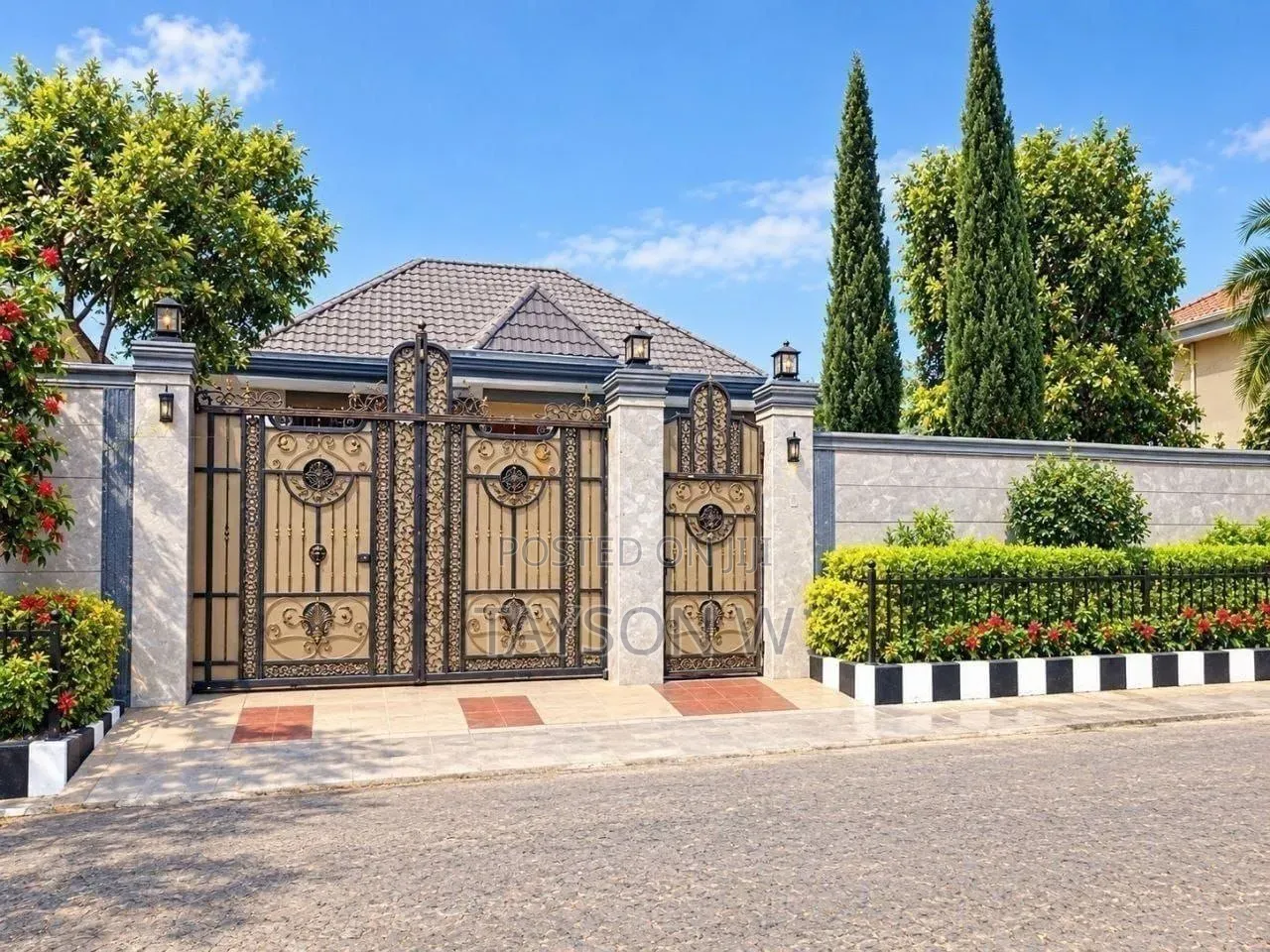 5bdrm Villa in Addis Ababa Wesen, Bole for sale